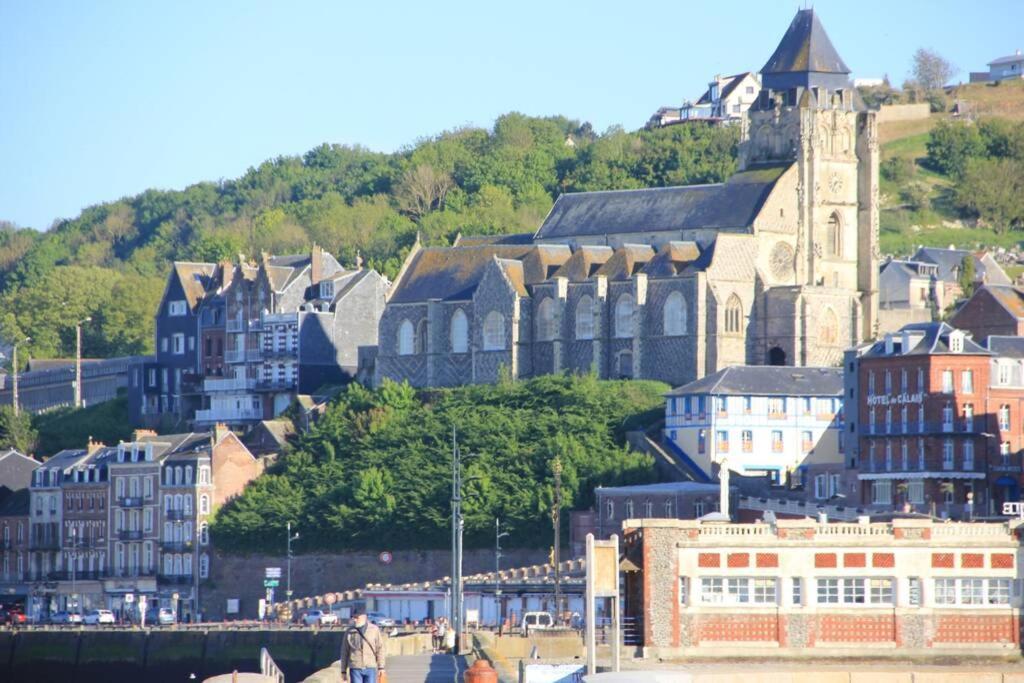 Bel Appartement Pour 2 Personnes Vue Laterale Sur Le Port Le Tréport Buitenkant foto