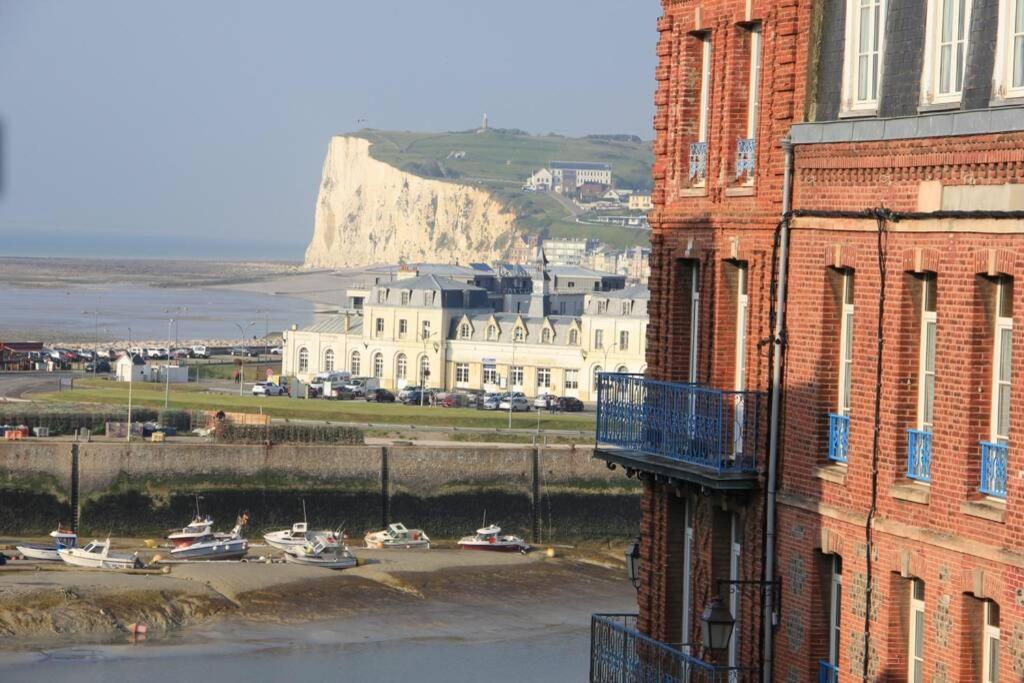 Bel Appartement Pour 2 Personnes Vue Laterale Sur Le Port Le Tréport Buitenkant foto